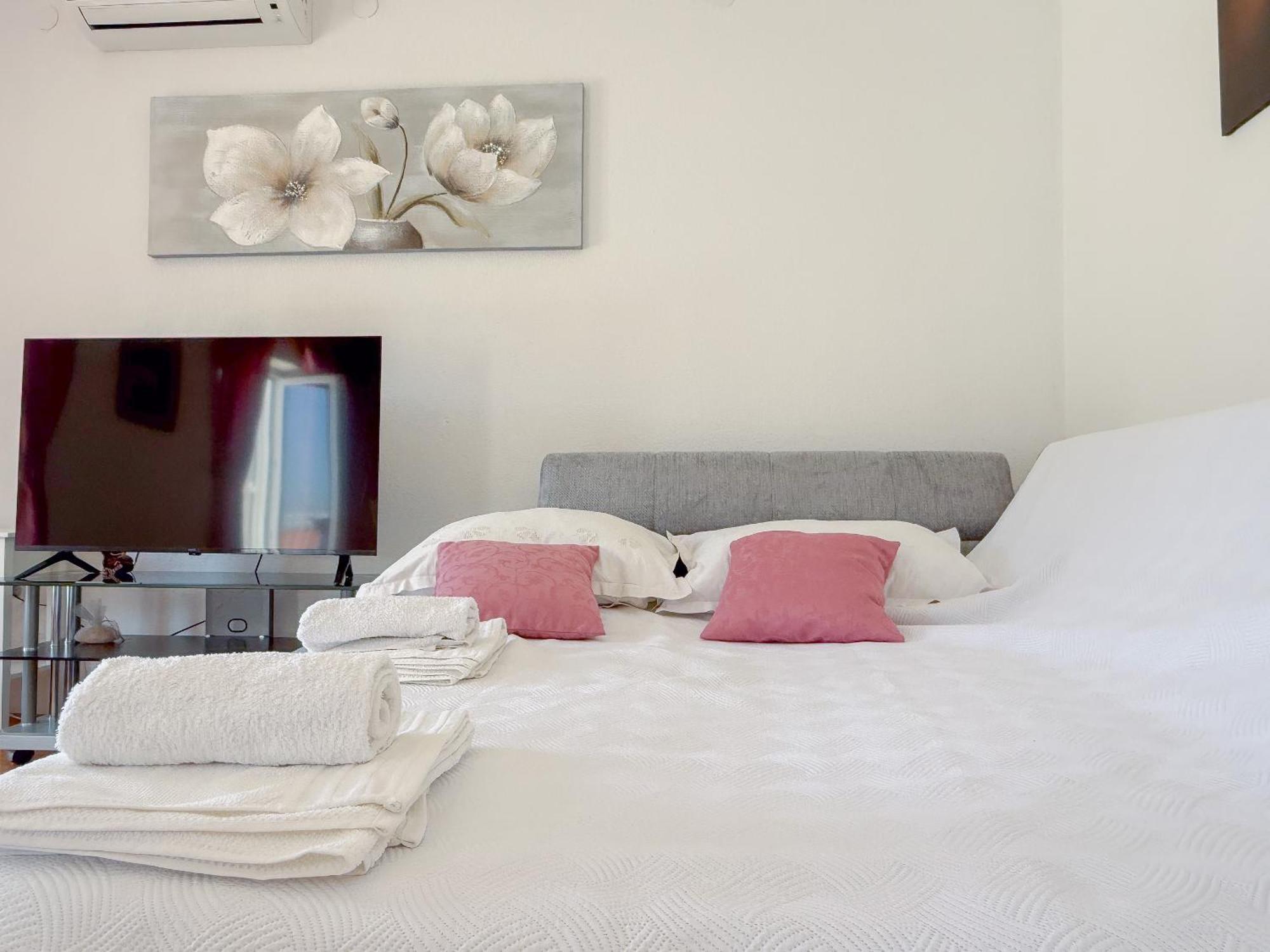 Magic Apartment *